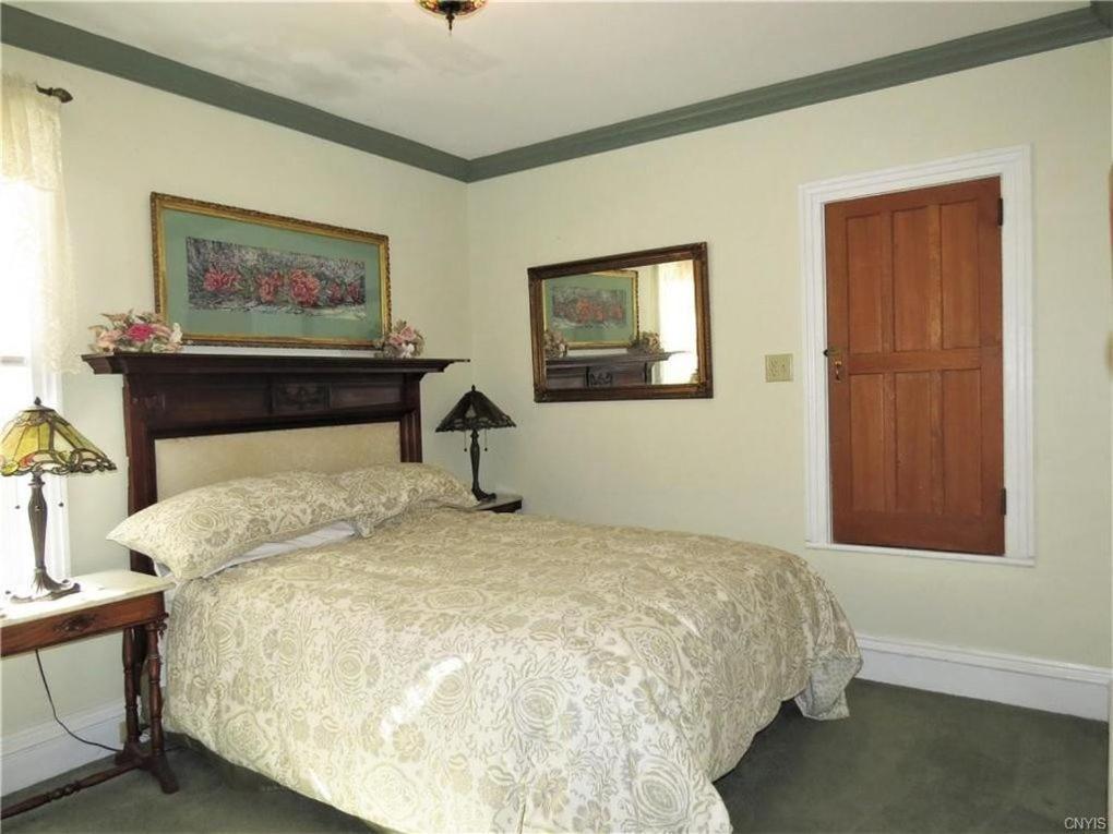 Raindrops On Roses Bed & Breakfast Herkimer 外观 照片