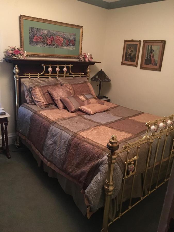 Raindrops On Roses Bed & Breakfast Herkimer 外观 照片