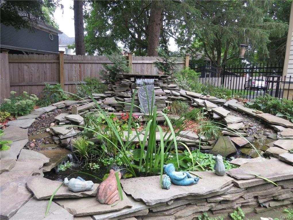 Raindrops On Roses Bed & Breakfast Herkimer 外观 照片